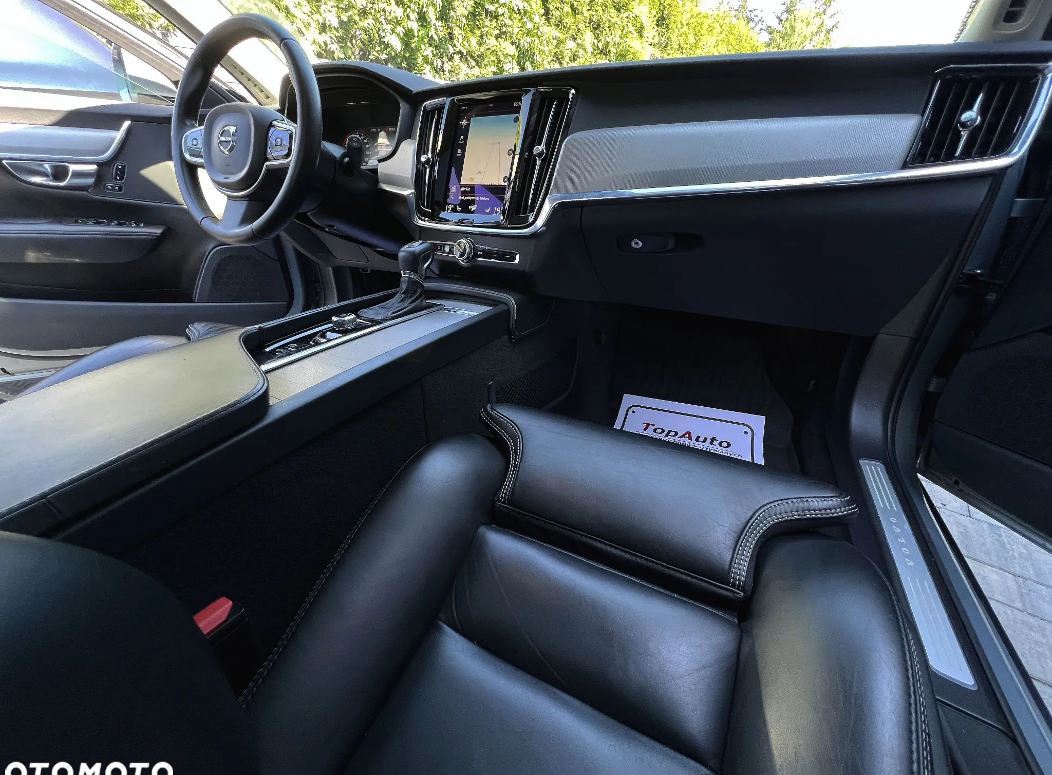 Volvo V90 cena 127900 przebieg: 94000, rok produkcji 2017 z Ośno Lubuskie małe 704